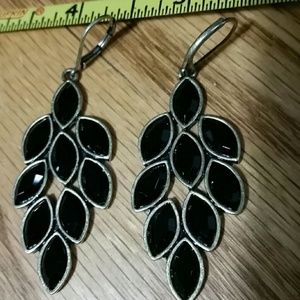 gorgeous black drop  leaf motif earrings